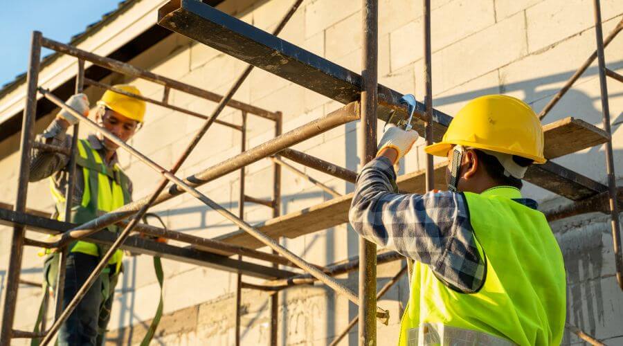 Professional gutter cleaning in Baltimore, OH
